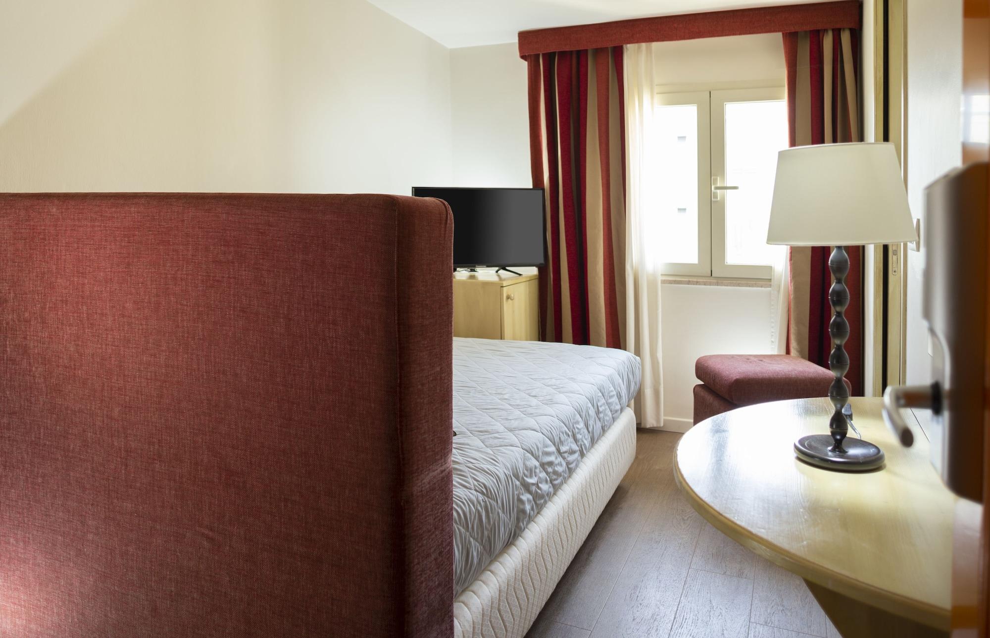 רימיני Hotel Lamorosa מראה חיצוני תמונה