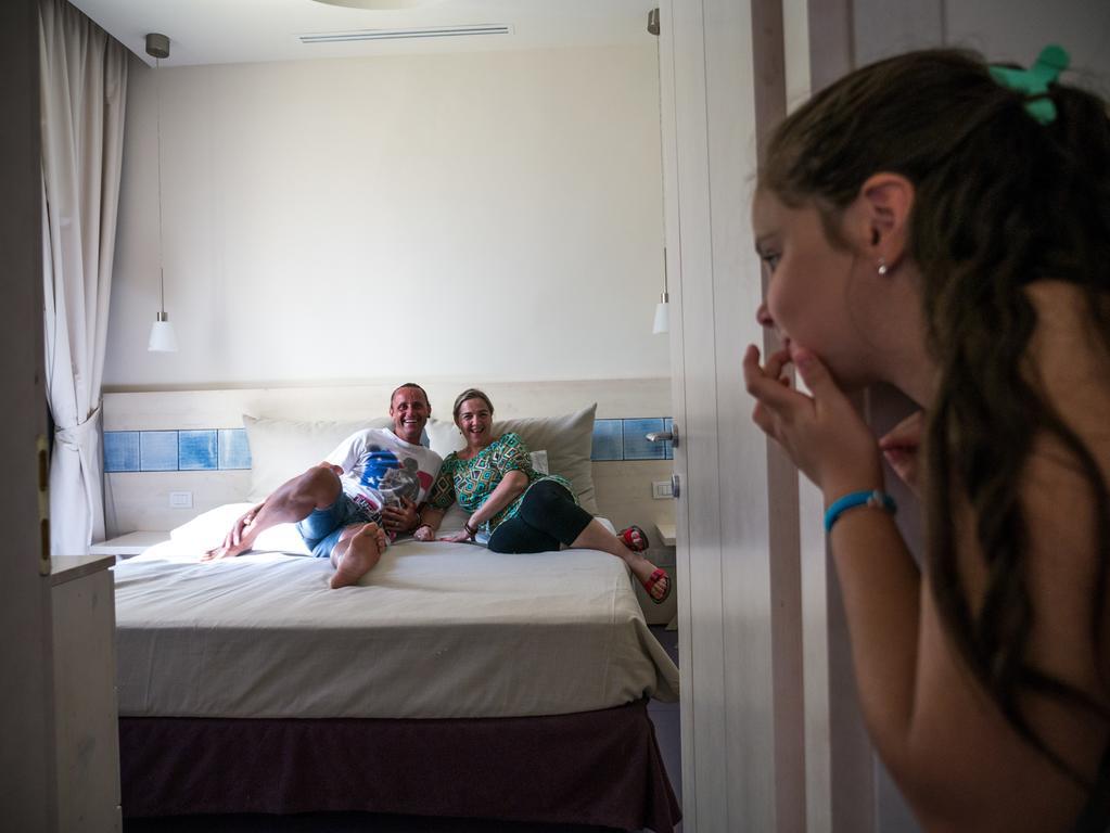 רימיני Hotel Lamorosa מראה חיצוני תמונה