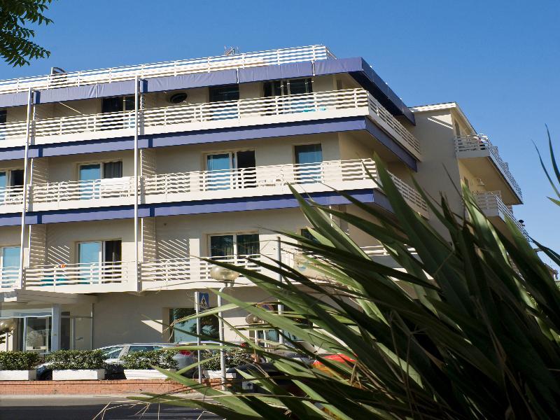רימיני Hotel Lamorosa מראה חיצוני תמונה