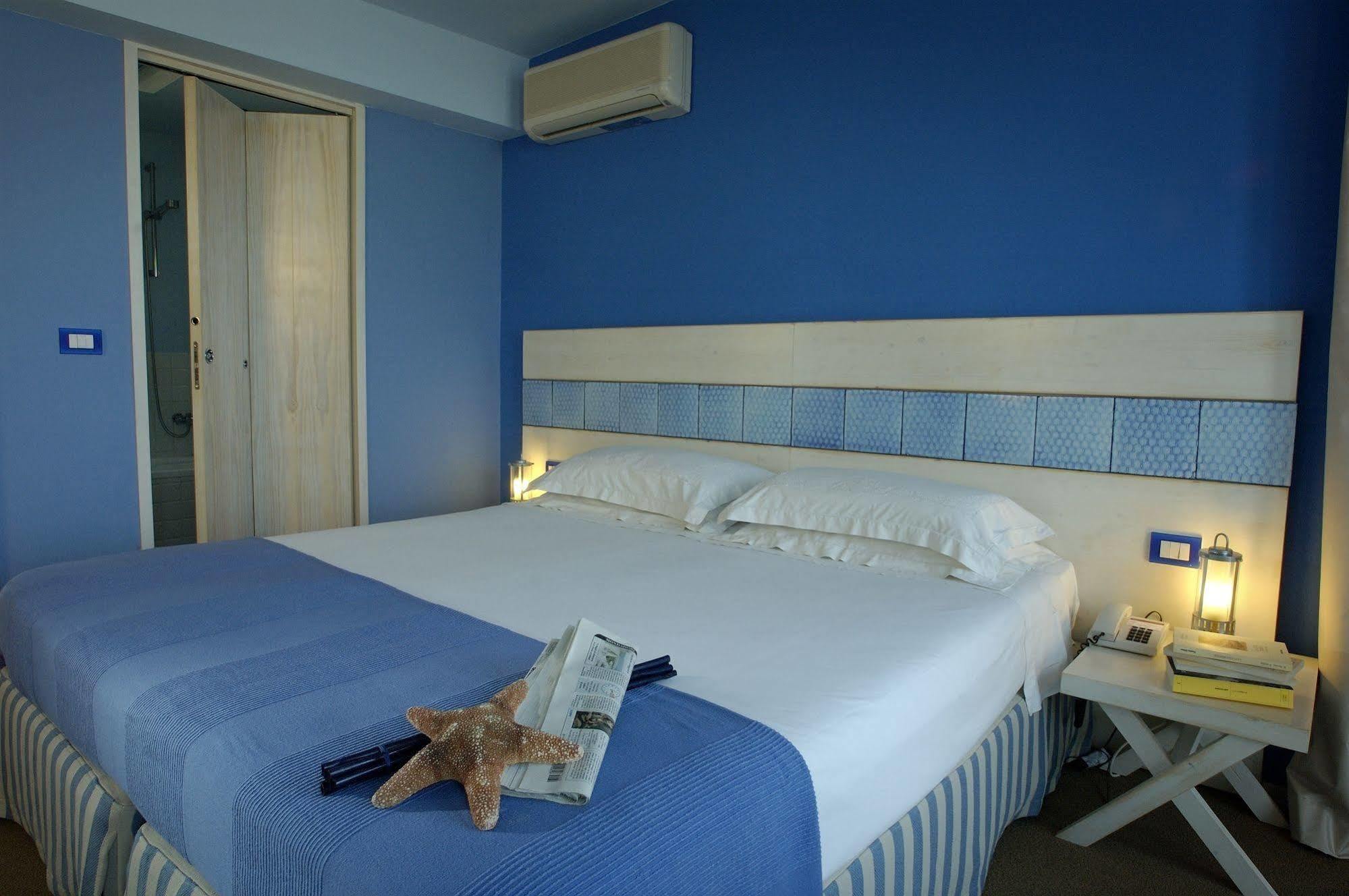 רימיני Hotel Lamorosa מראה חיצוני תמונה