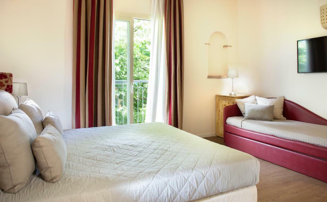 רימיני Hotel Lamorosa מראה חיצוני תמונה