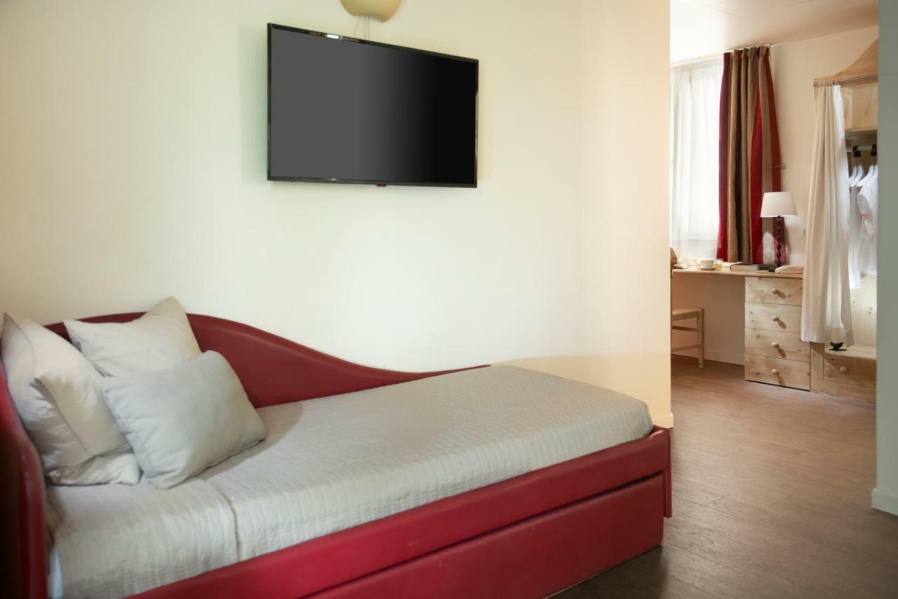 רימיני Hotel Lamorosa מראה חיצוני תמונה